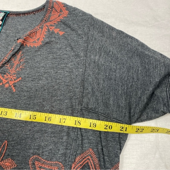 Johnny Was Women Shirt Embroidered Boho Aztec Southwestern Oversized XS Gray Red - Picture 7 of 8